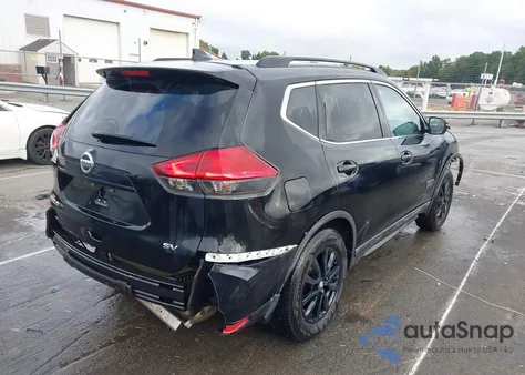 2017 Nissan Rogue Sv z USA, uszkodzony, nr VIN 5N1AT2MT2HC760027